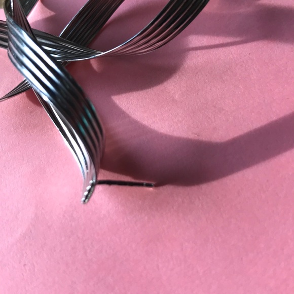 Sterling silver twisted hoop earrings - Picture 5 of 5